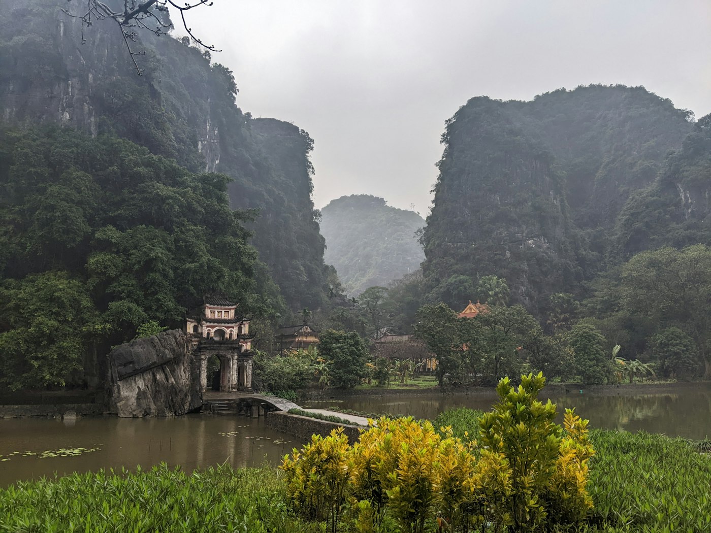 寧平峰林河谷